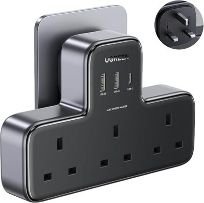 UGREEN 6-in-1 Surge Protector Power Strip with 3 AC Outlets & PD30W (2 Type-C,1 USB-A)